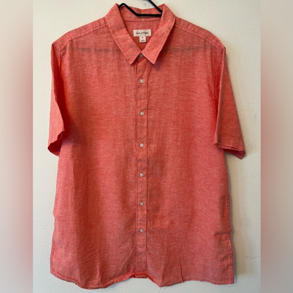 Sun + Stone men’s regular fit XL short sleeve linen shirt.